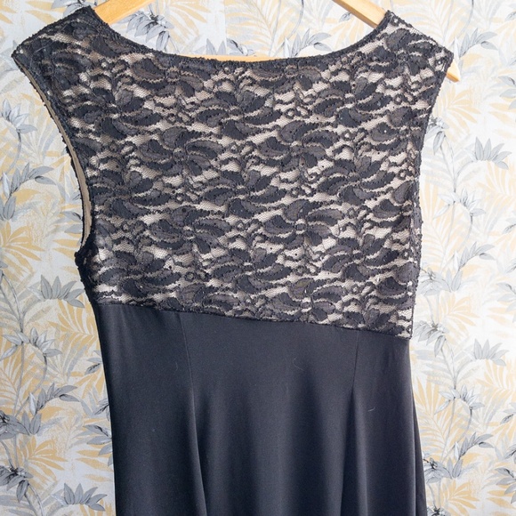 Laura Black/Tan Lacey Formal Dress Side Slit Size 12 B001 - Picture 4 of 13